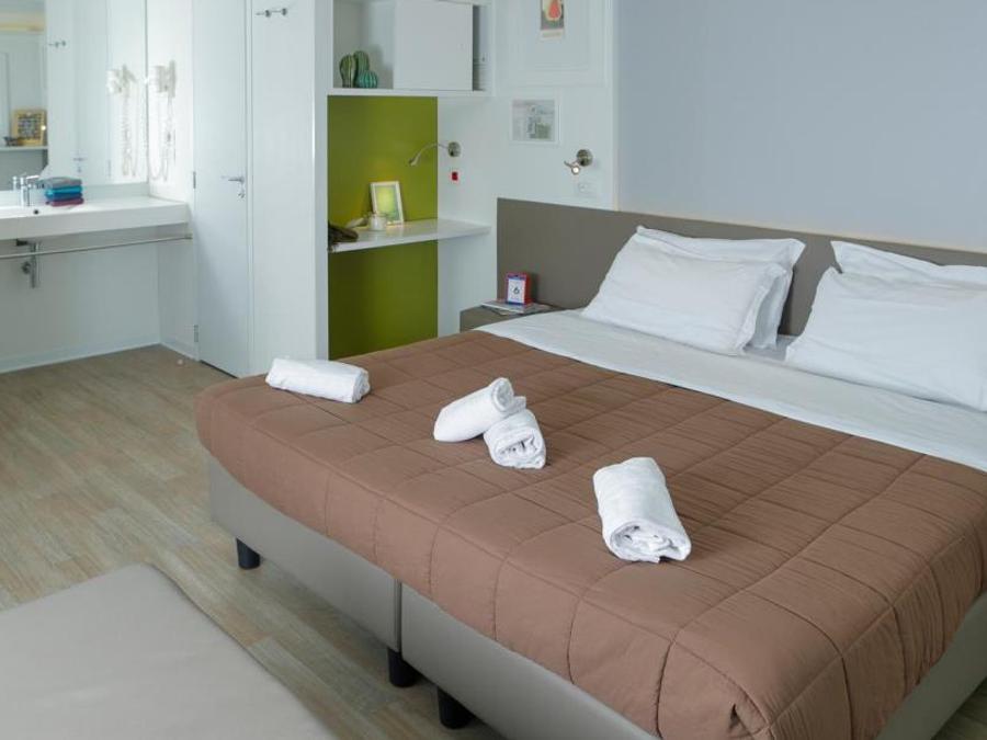 Mobilhome 3 personnes - BUNGALOW SUPERIOR 10