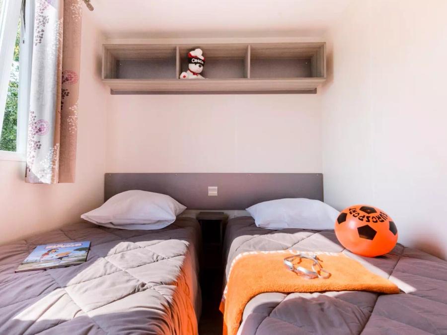 Mobilhome 4 personnes - 3 Pièces 4 Personnes + TV - 3 soleils 1