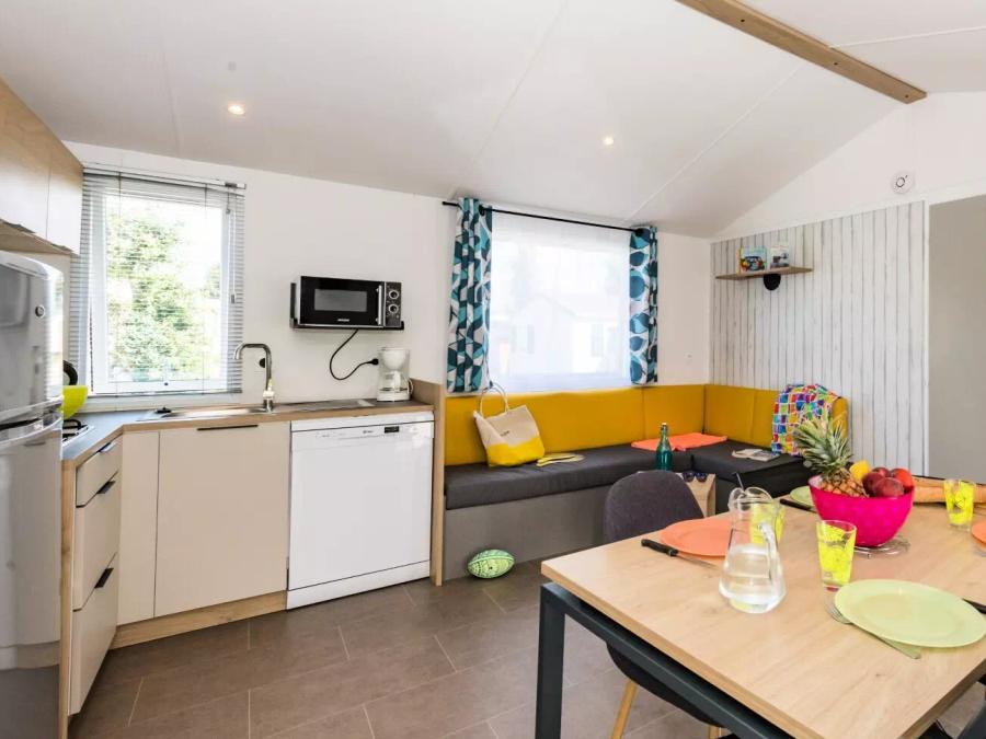 Mobilhome 4 personnes - 3 Pièces 4 Personnes + TV - 4 soleils 13