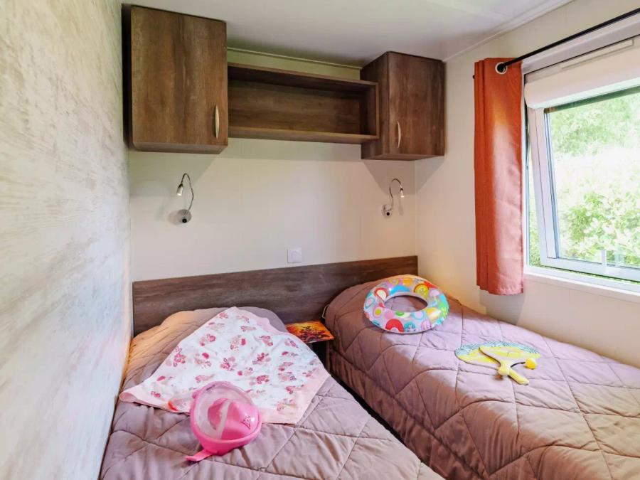 Mobilhome 4 personnes - 3 Pièces 4 Personnes + TV - 4 soleils 15