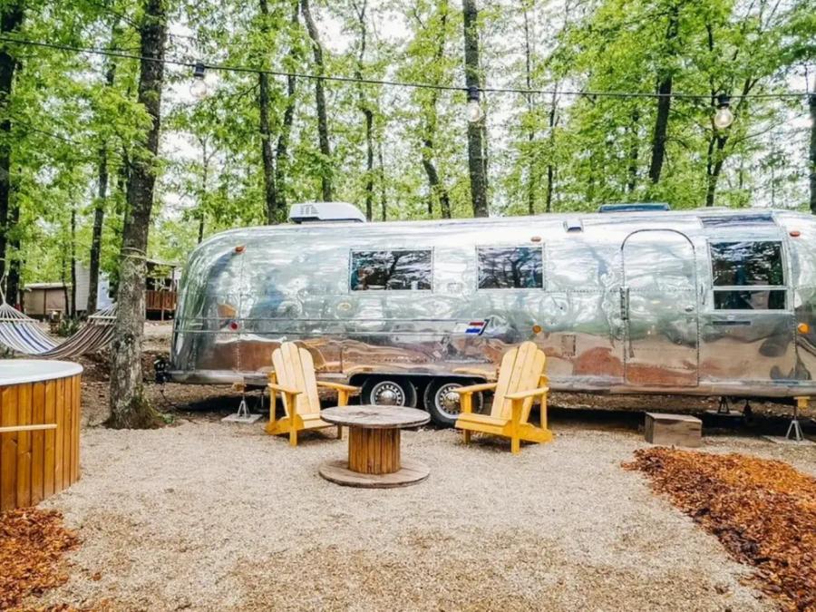 Caravane 4 personnes - Airstream 0