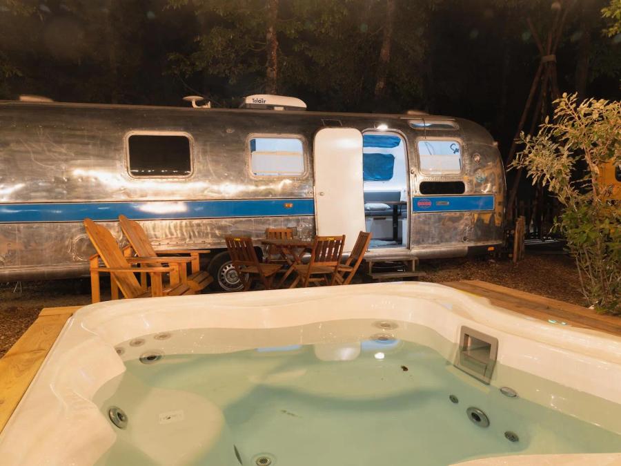 Caravane 4 personnes - Airstream 1