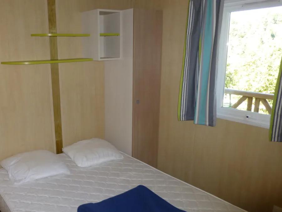 Chalet 4 personnes - Chalet Charmille Confort 24-26.5m² (2 chambres) - Terrasse couverte 12m² - TV 4 pers 6