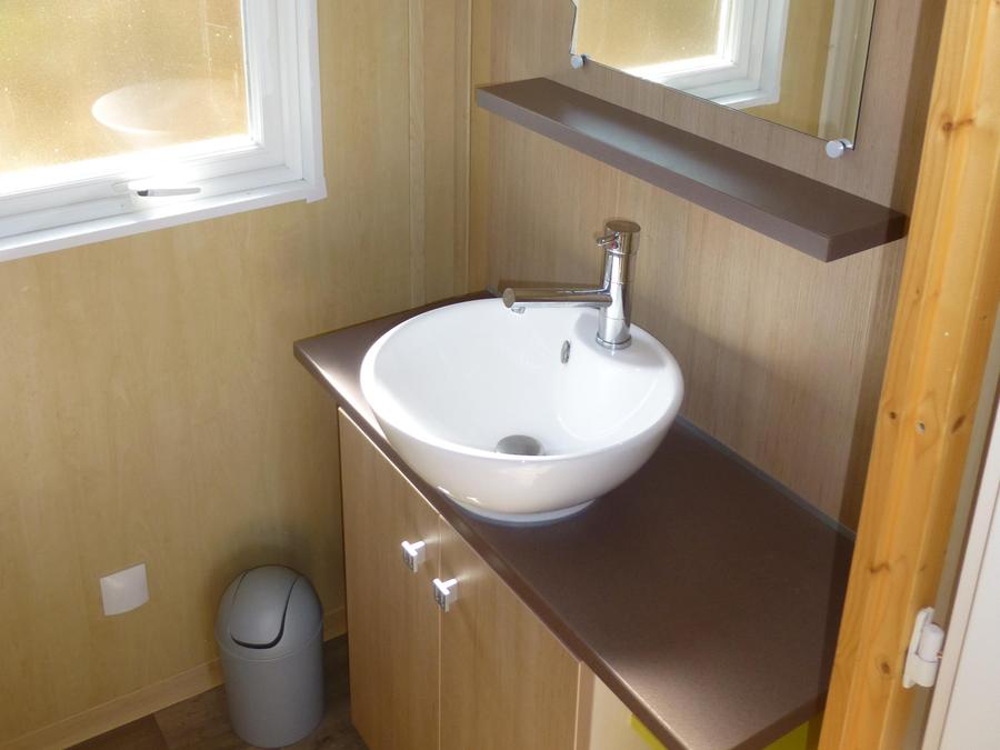 Chalet 4 personnes - Chalet Charmille Confort 24-26.5m² (2 chambres) - Terrasse couverte 12m² - TV 4 pers 8