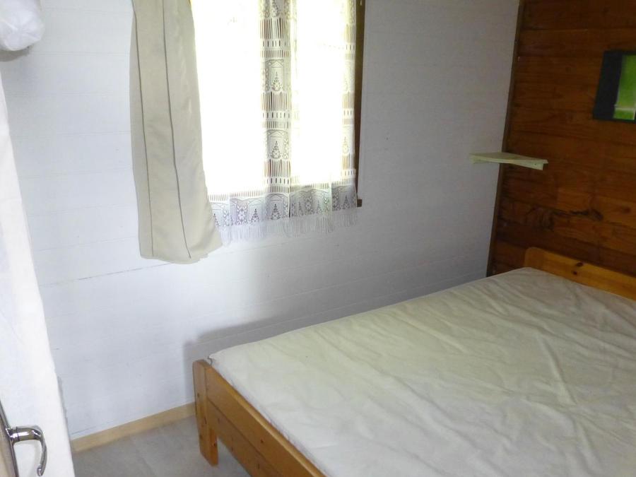 Chalet 4 personnes - Chalet Standard 25m² (2 chambres) 2 adultes et 2 enfants- Terrasse couverte 10m² - Sans sanitaires 4 pers 3