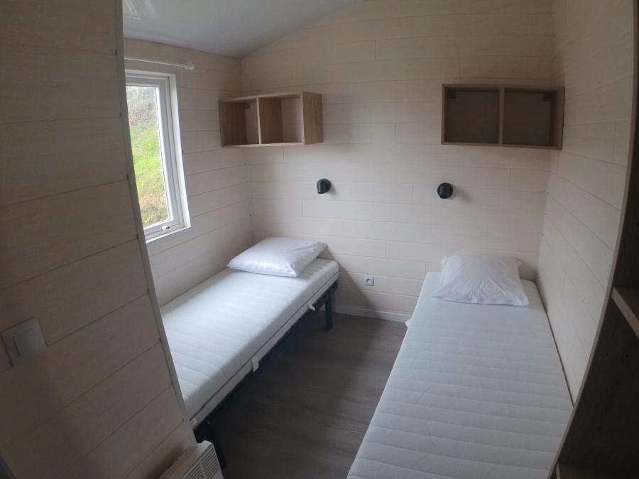 Chalet 4 personnes - Chalet Premium 30m² (2 chambres) + terrasse couverte 12m² + clim + TV + LV 4 pers 5