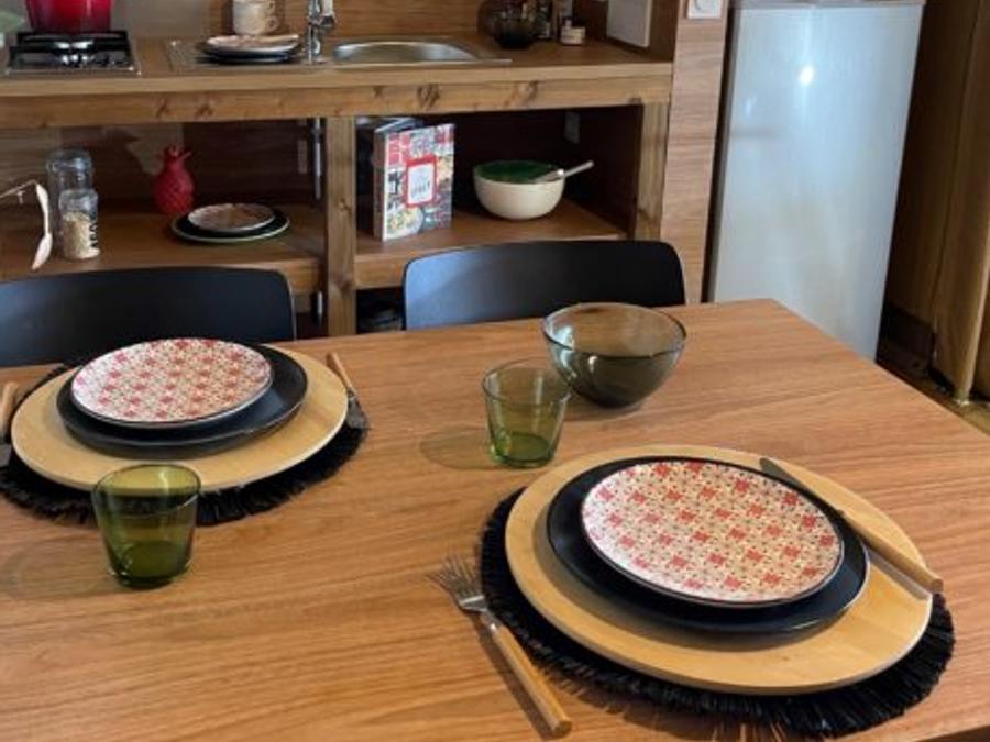 Tente en toile et en bois 5 personnes - Lodge EVASION - 2 chambres - avec sanitaires 1