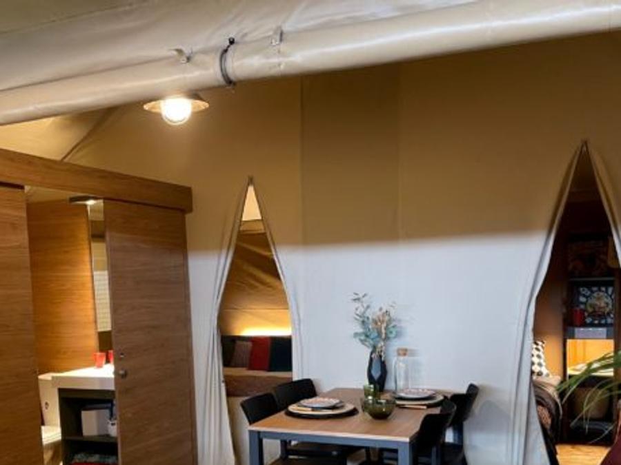 Tente en toile et en bois 5 personnes - Lodge EVASION - 2 chambres - avec sanitaires 2