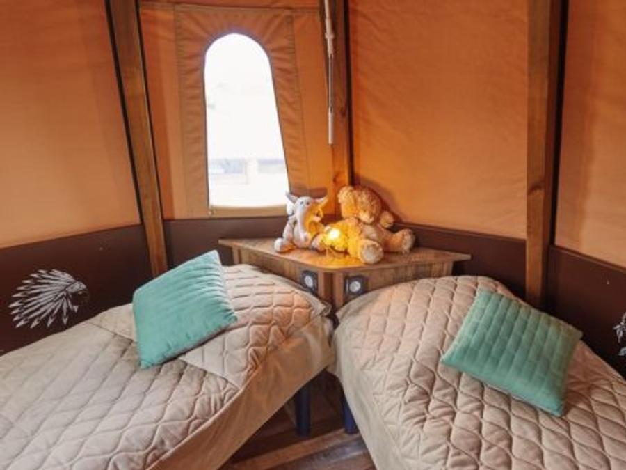 Insolite 4 personnes - Tipi NOMADE - 2 chambres avec sanitaires 4