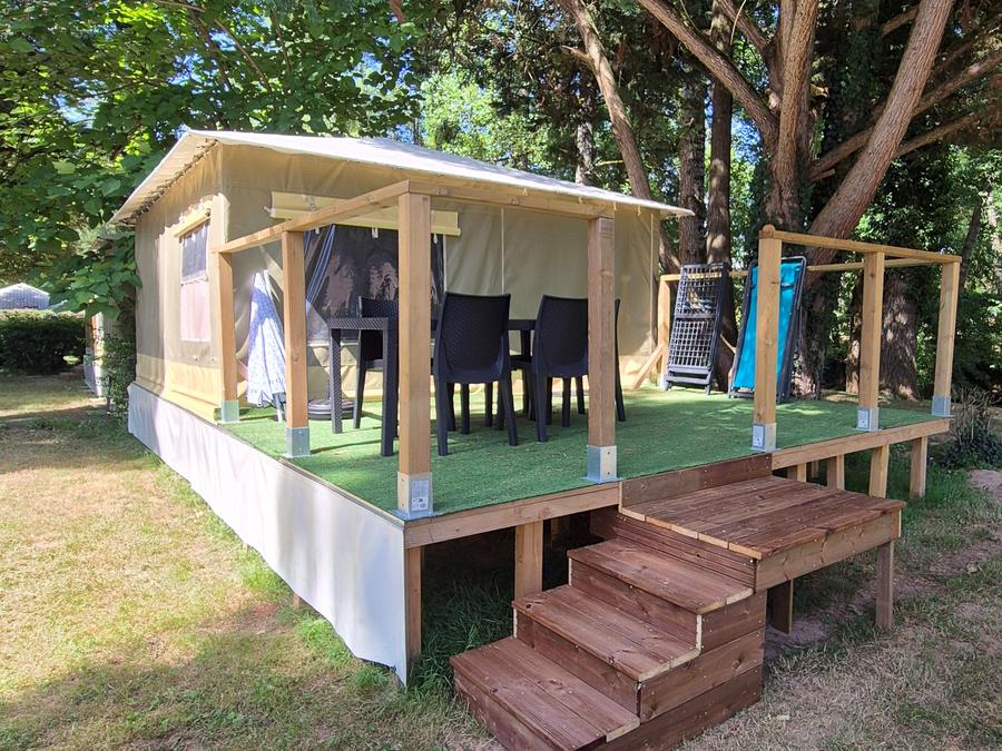 Bungalow toilé 5 personnes - sans sanitaires 0