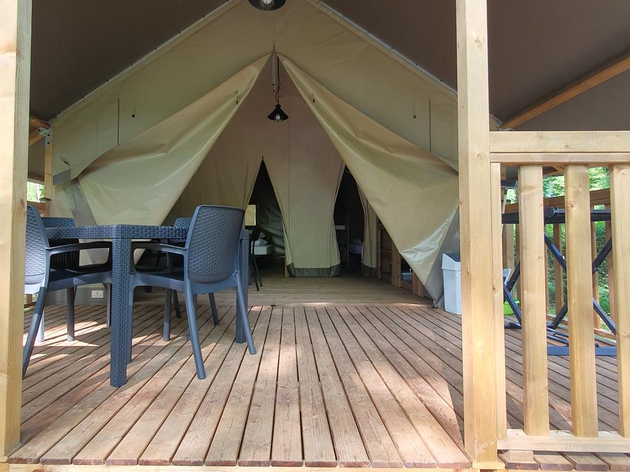 Lodge 4 personnes - Mini-Wood sur pilotis en toile , sans sanitaires, pour 4 personnes 1