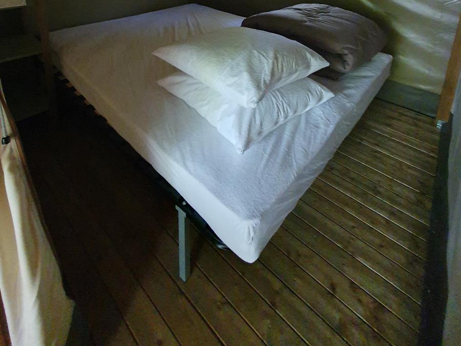 Lodge 4 personnes - Mini-Wood sur pilotis en toile , sans sanitaires, pour 4 personnes 5