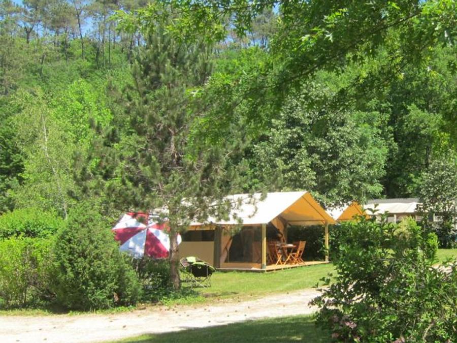 Tente en toile et en bois 5 personnes - Lodge VICTORIA 30m² - Finition Luxe 1