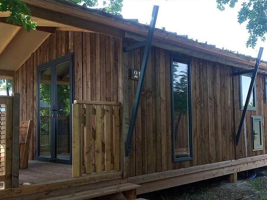 Tente en toile et en bois 5 personnes - Lodge Luxe nature surplombant la rivière avec vue panoramique - climatisé 3