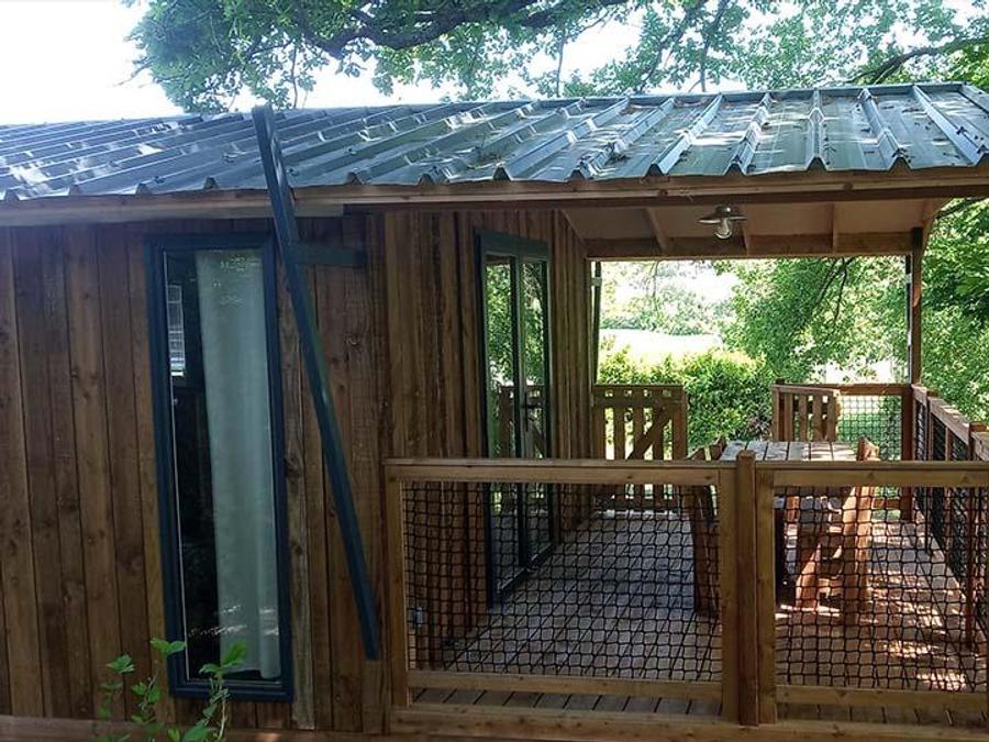 Tente en toile et en bois 5 personnes - Lodge Luxe nature surplombant la rivière avec vue panoramique - climatisé 0