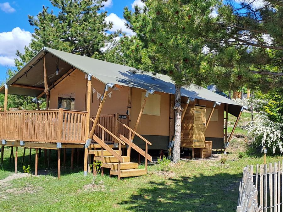 Tente en toile et en bois 6 personnes - Tente Lodge Prestige Plus - 2 chambres - 1SDB - 35m² 0