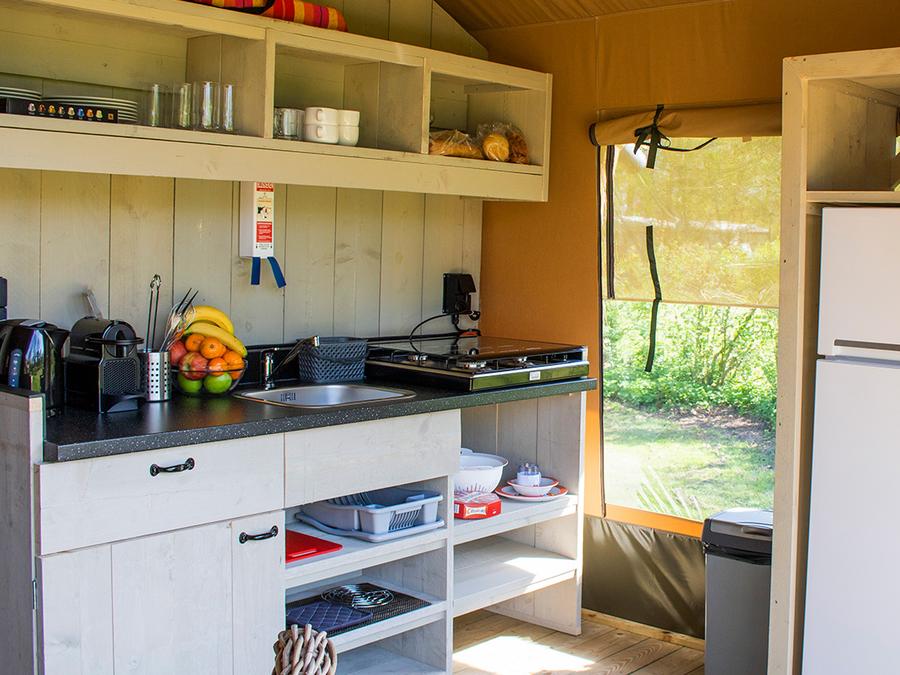Tente en toile et en bois 6 personnes - Tente Lodge Prestige Plus - 2 chambres - 1SDB - 35m² 3
