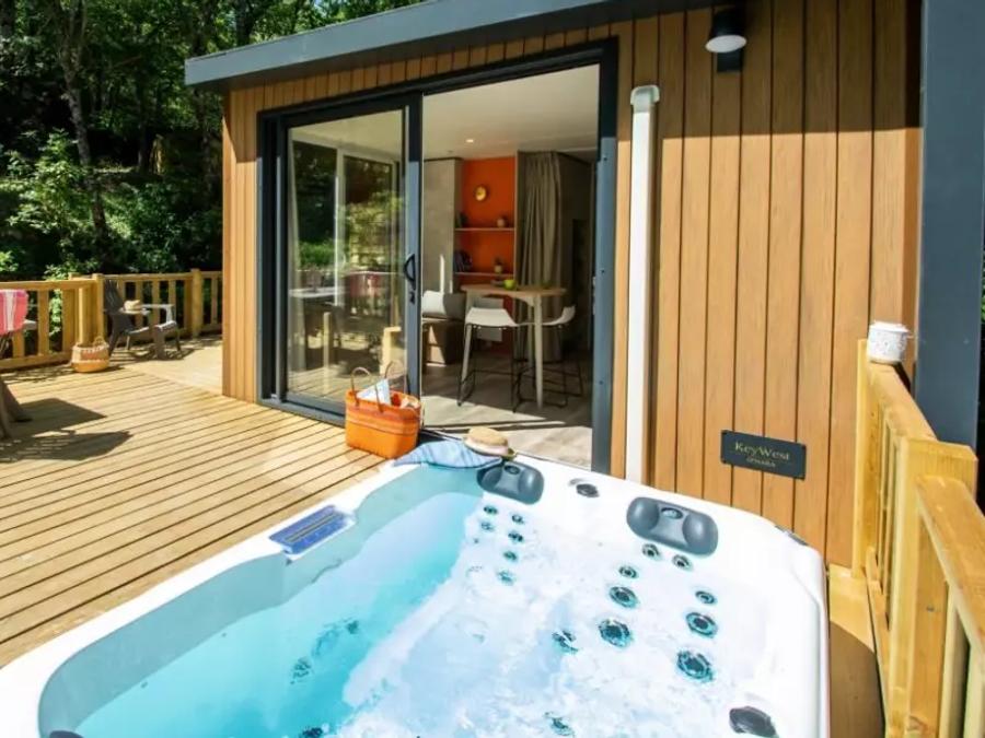 Mobilhome 2 personnes - Cottage Evasion 2 Pièces Climatisé Spa Privatif 1