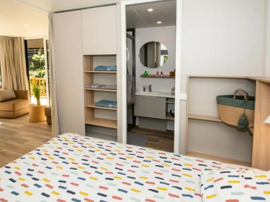 Mobilhome 2 personnes - Cottage Evasion 2 Pièces Climatisé Spa Privatif 3