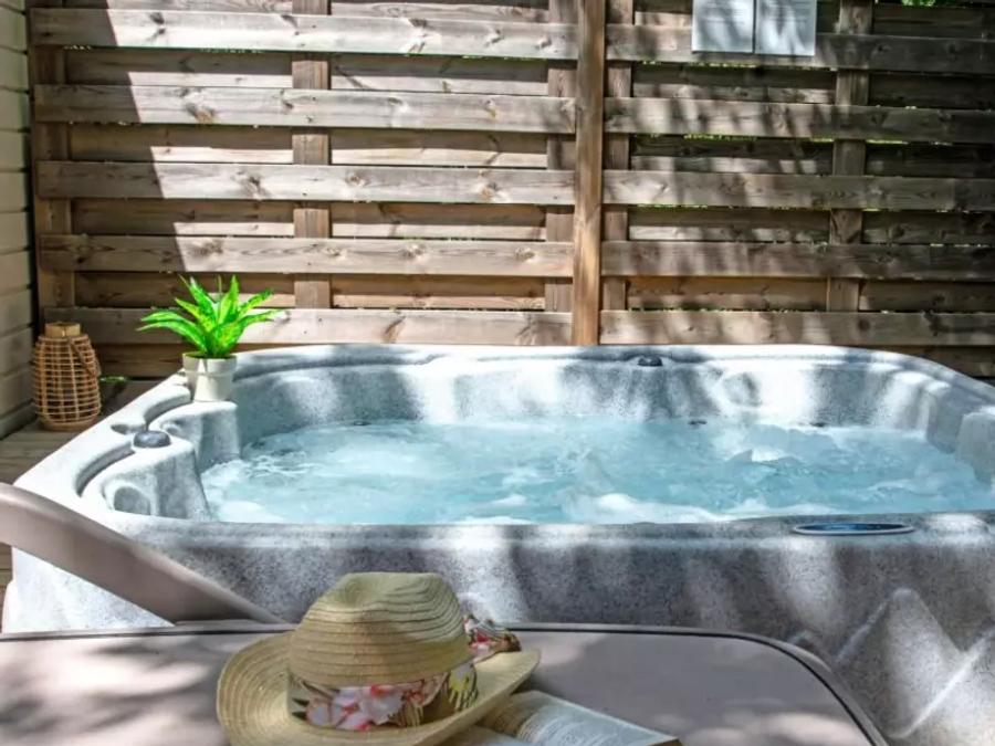 Mobilhome 4 personnes - Cottage Romarin 3 Pièces 4 Personnes Climatisé Spa Privatif 1