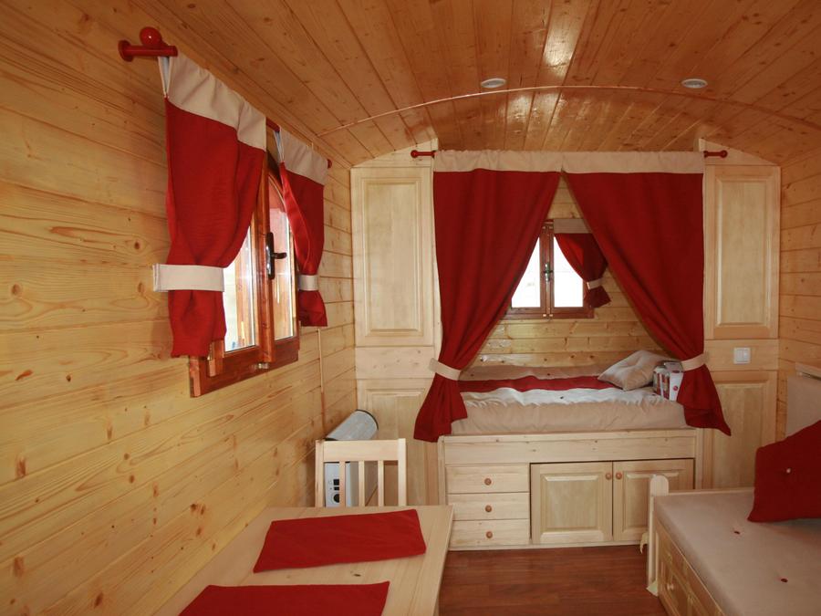 Hébergement 4 personnes - Roulotte (16 m² - 2 adultes + 2 enfants - 12ans) 2