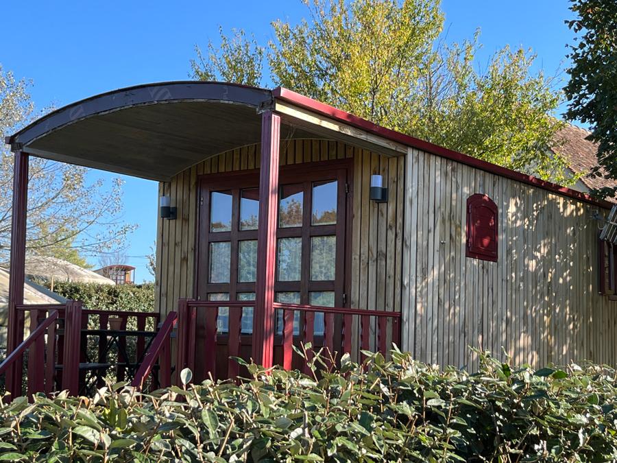Hébergement 4 personnes - Roulotte (16 m² - 2 adultes + 2 enfants - 12ans) 1
