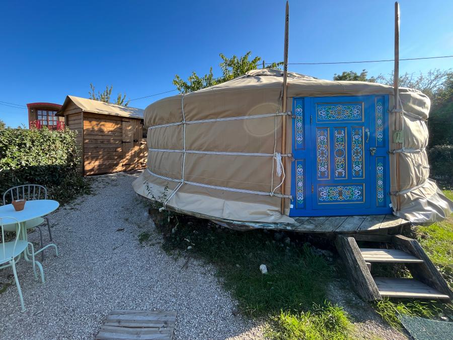 Hébergement 4 personnes - Yourte confort (28 m² ) 0