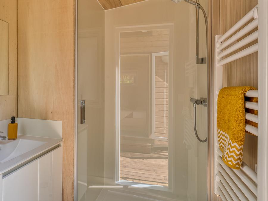 Hébergement 4 personnes - Tiny House 2 chambres + Slow Box avec vue sur la rivière 4 pers. 8
