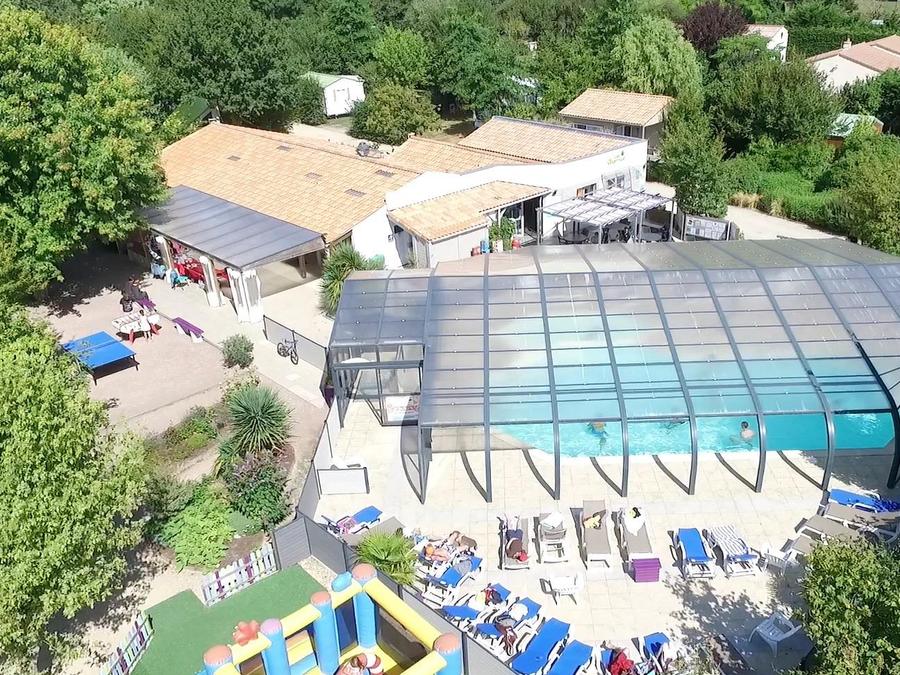 Camping Les Charmes 4*