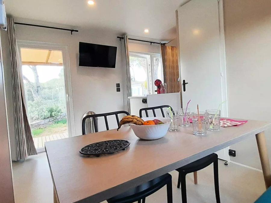 Mobilhome 6 personnes - Colorado Standard 3 Pièces 4/6 Personnes Climatisé + TV 1