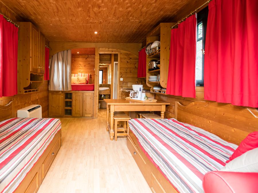 Lodge 2 personnes - Roulotte ( Séjour Deluxe ) climatisée / avec petit déjeuner / 2 pers inclus / Spa privatif en option 2