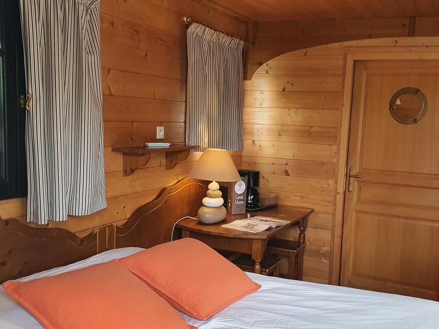 Lodge 2 personnes - Roulotte hôtelière climatisée avec petit déjeuner / Spa privatif en option 1