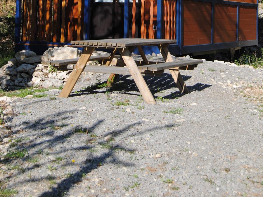 Lodge 2 personnes - Roulotte hôtelière climatisée avec petit déjeuner / Spa privatif en option 3
