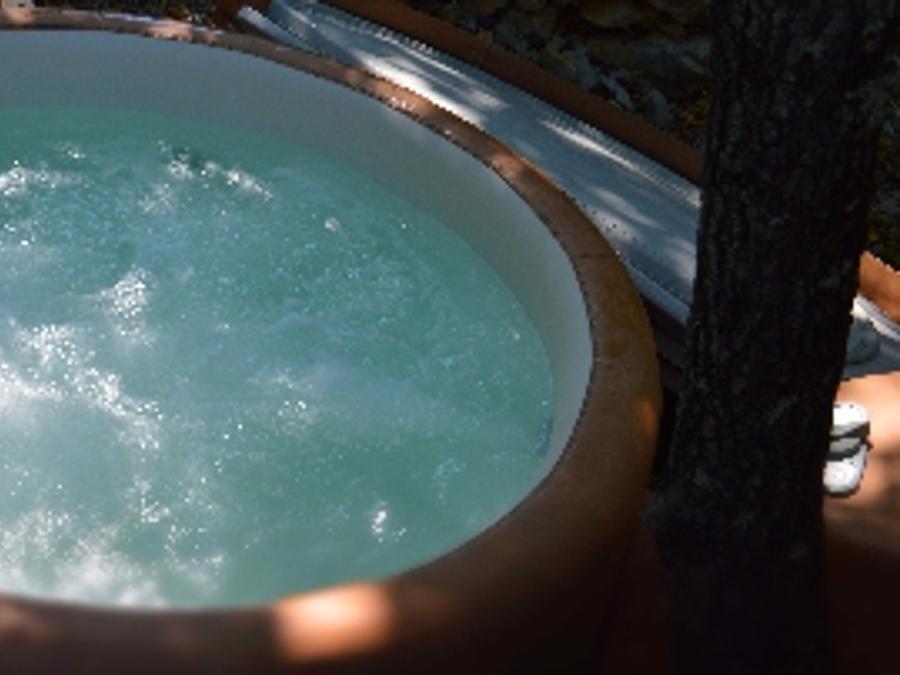 Lodge 2 personnes - Roulotte hôtelière climatisée avec petit déjeuner / Spa privatif en option 6