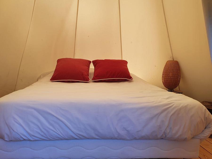 Tente 2 personnes - TIPI LODGE 6 m² pour 2 pers avec petit déjeuner et Jacuzzi privatif en accès illimité 1