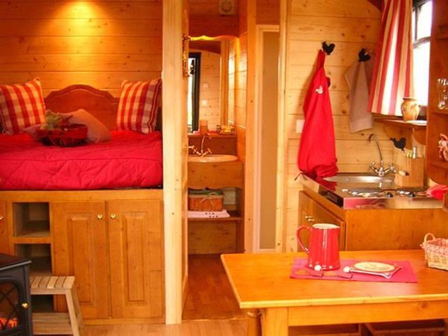 Lodge 2 personnes - Roulotte (Séjour Nuit d'Amour ) climatisée / Spa privatif et ambiance Romantique / 2 pers inclus 6