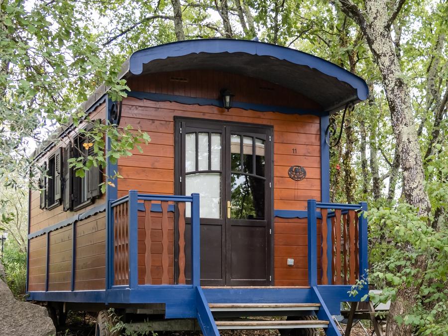 Lodge 2 personnes - Roulotte (Séjour Nuit d'Amour ) climatisée / Spa privatif et ambiance Romantique / 2 pers inclus 3