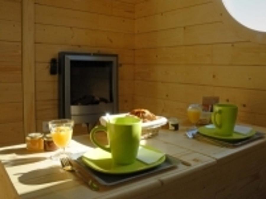 Hébergement 2 personnes - Carré d'étoiles climatise / avec petit déjeuner / 2 pers inclus / Spa privatif en option 4