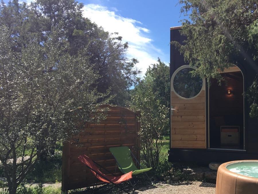 Hébergement 2 personnes - Carré d'étoiles climatise / avec petit déjeuner / 2 pers inclus / Spa privatif en option 6