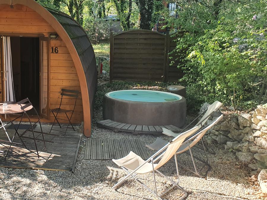Hébergement 2 personnes - Cabane Forestière climatisée ( avec petit déjeuner et Spa privatif accès illimité ) / 2 pers inclus 3