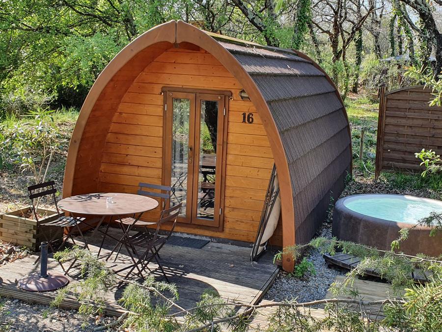 Hébergement 2 personnes - Cabane Forestière climatisée ( avec petit déjeuner et Spa privatif accès illimité ) / 2 pers inclus 5