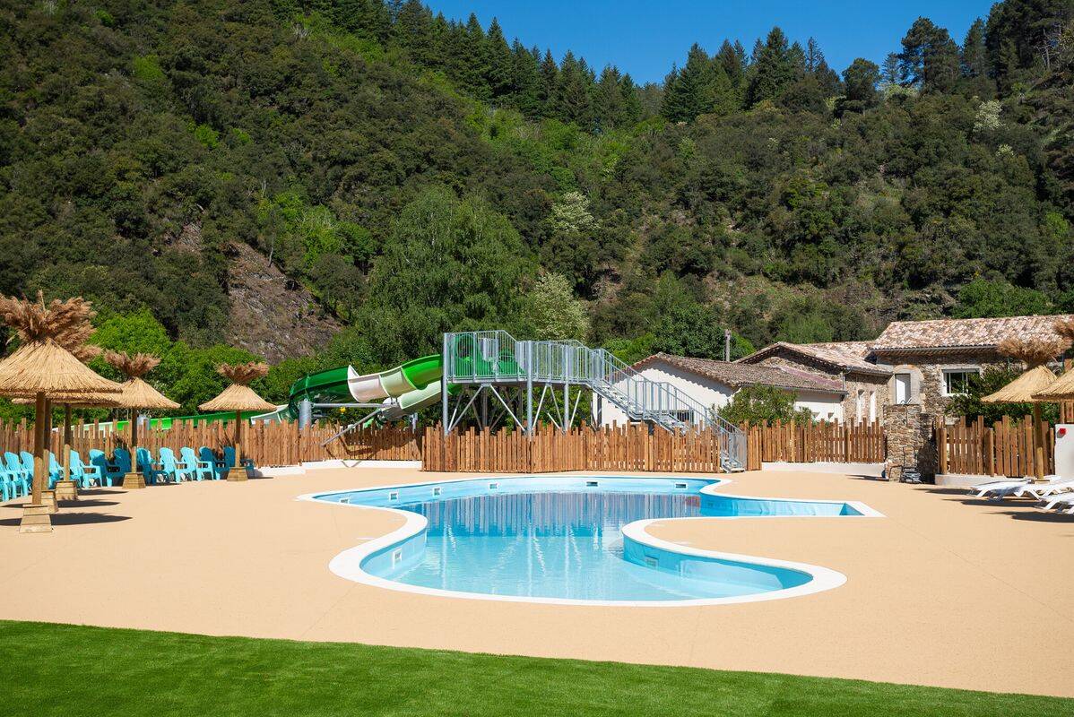 Camping Château de l'Hom 4*