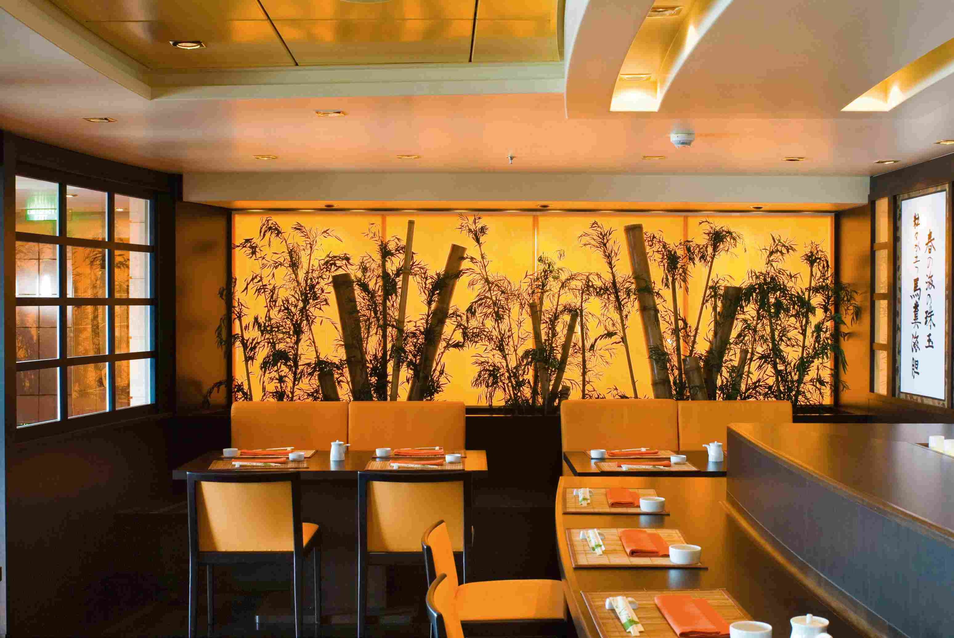 Restaurants thématiques : Kaito Sushi Bar et Il Giardino