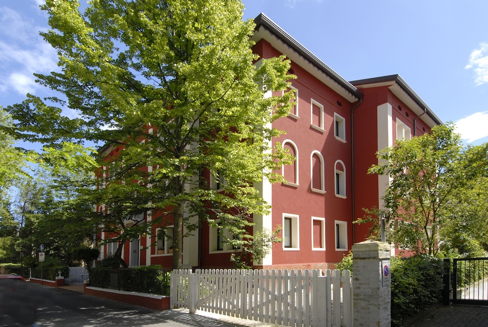 Hôtel Villa Pannonia 4*