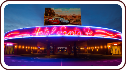 Entrée de l'hotel Santa Fe de nuit