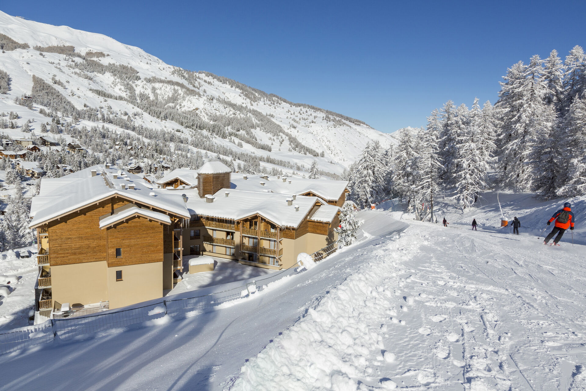 SOWELL Family Vars 4* - Logement + repas + matériel + skipass - Offre Choc