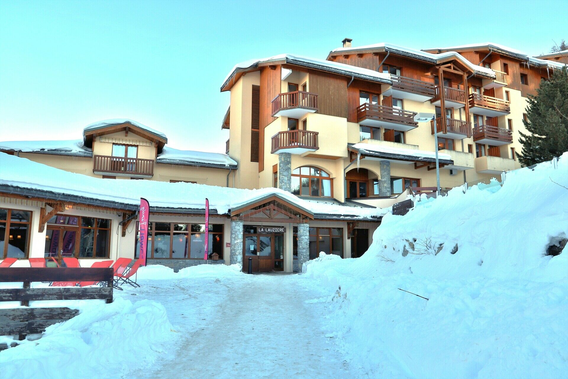 SOWELL Family La Lauzière 3* - Logement + repas + matériel + skipass - Offre Choc