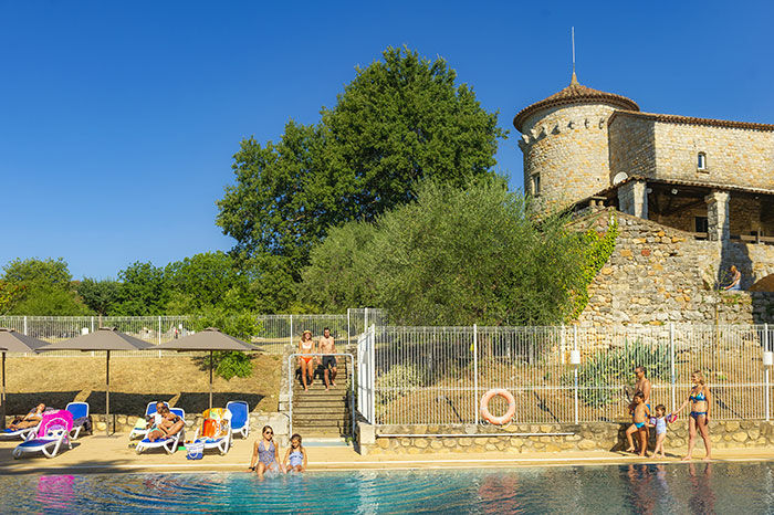 Une piscine ouverte en saison 0