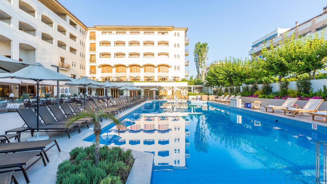 Hôtel Theartemis Palace 4*