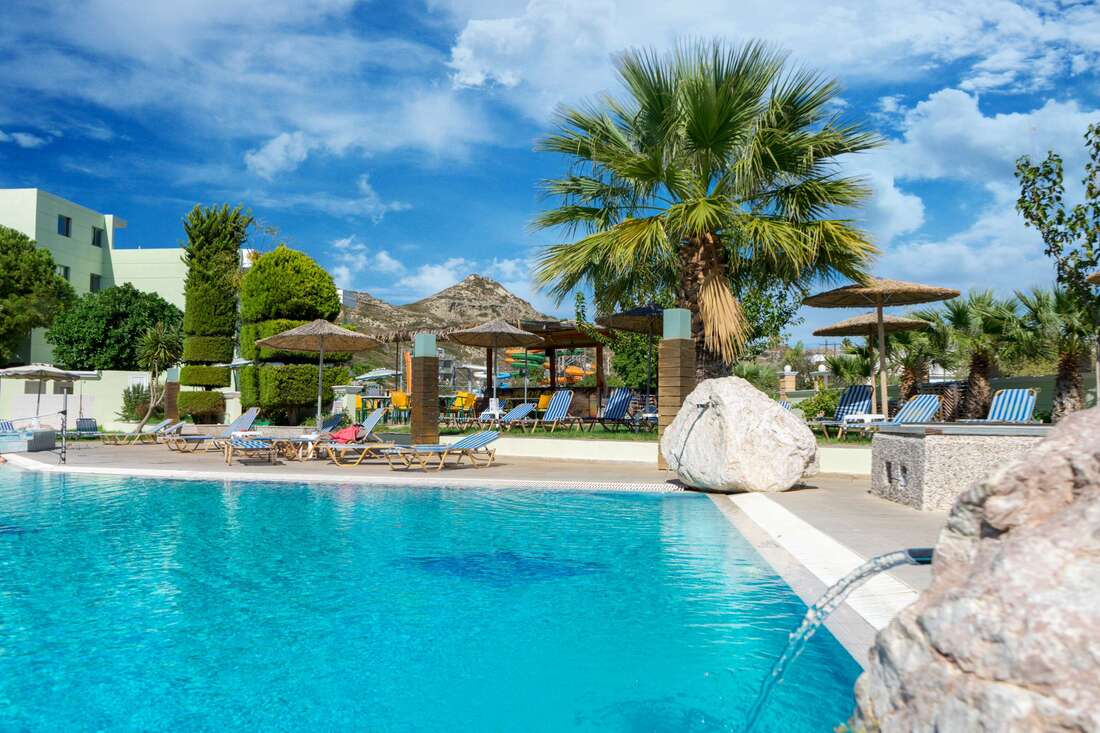 Hôtel Stamos Plus 3*